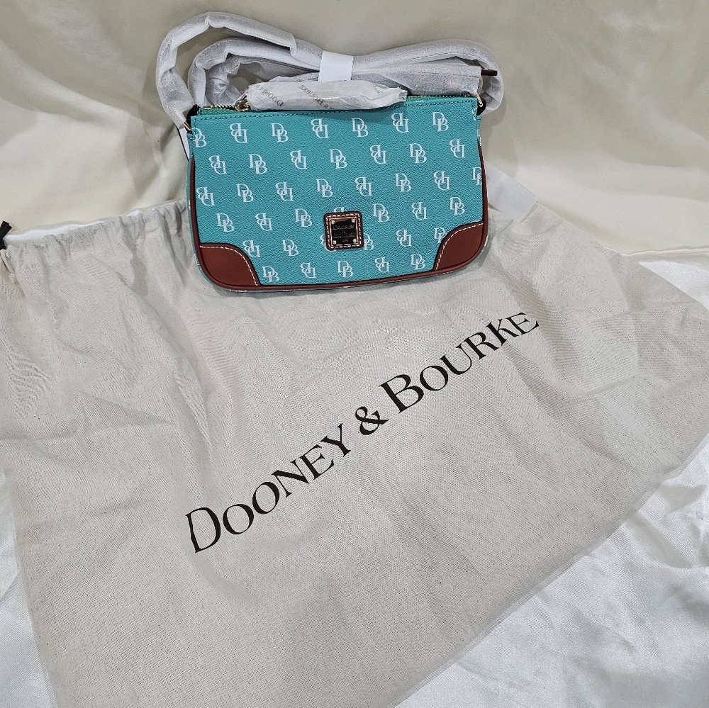 Giftaway Box! Every box will have ALL this listed! Entry for Kate or Dooney! - Picture 9 of 16
